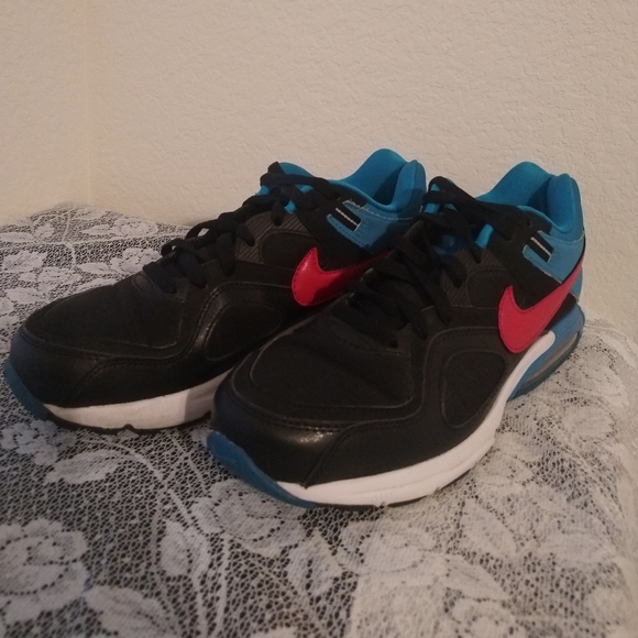 Nike Shoes - Nike air Max. Size 8.5